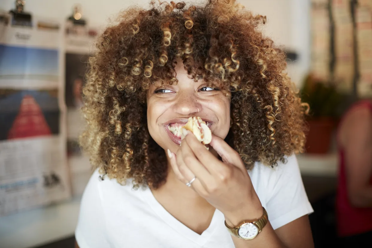 What are the gut health risk and benefits of 'dinner sandwiches'?