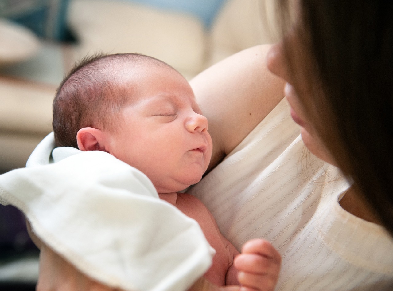 Study Finds THC Lingers in Breastmilk of Mothers Who Consume Cannabis