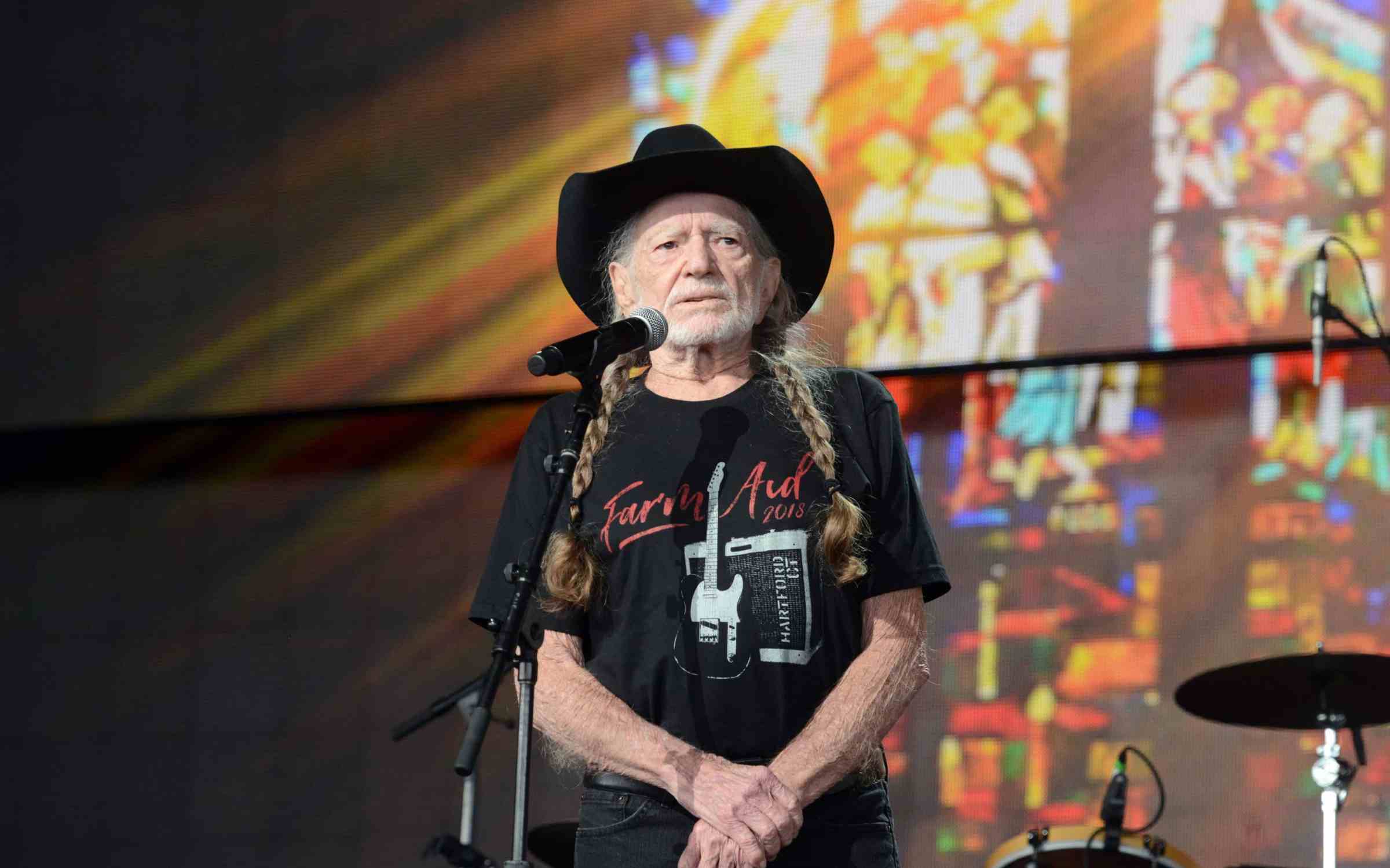 Willie and Annie Nelson Announce Cannabis Cookbook