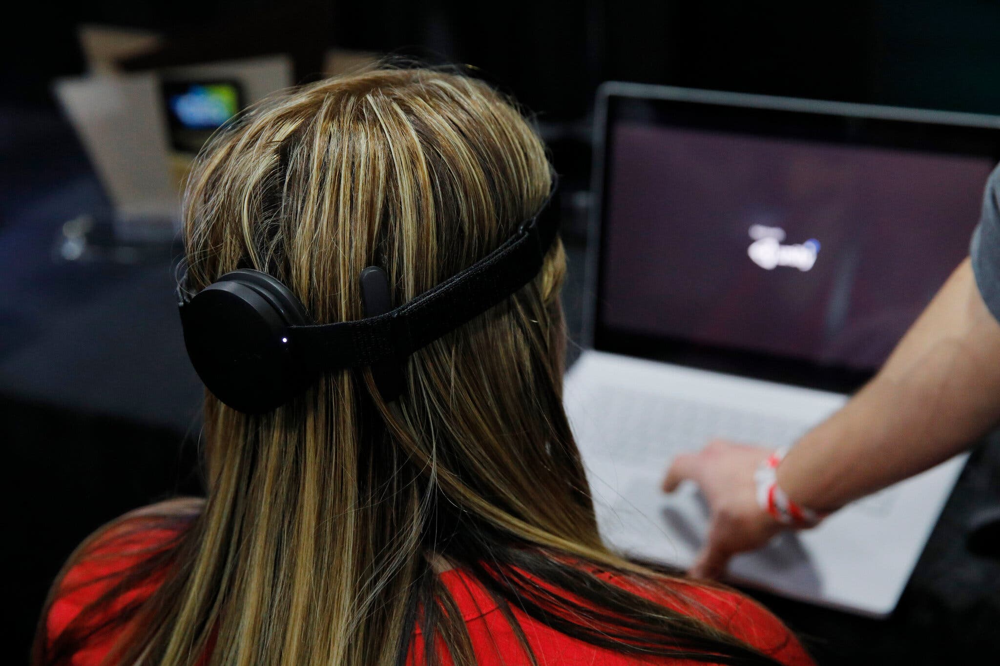 California Passes Law Protecting Consumer Brain Data