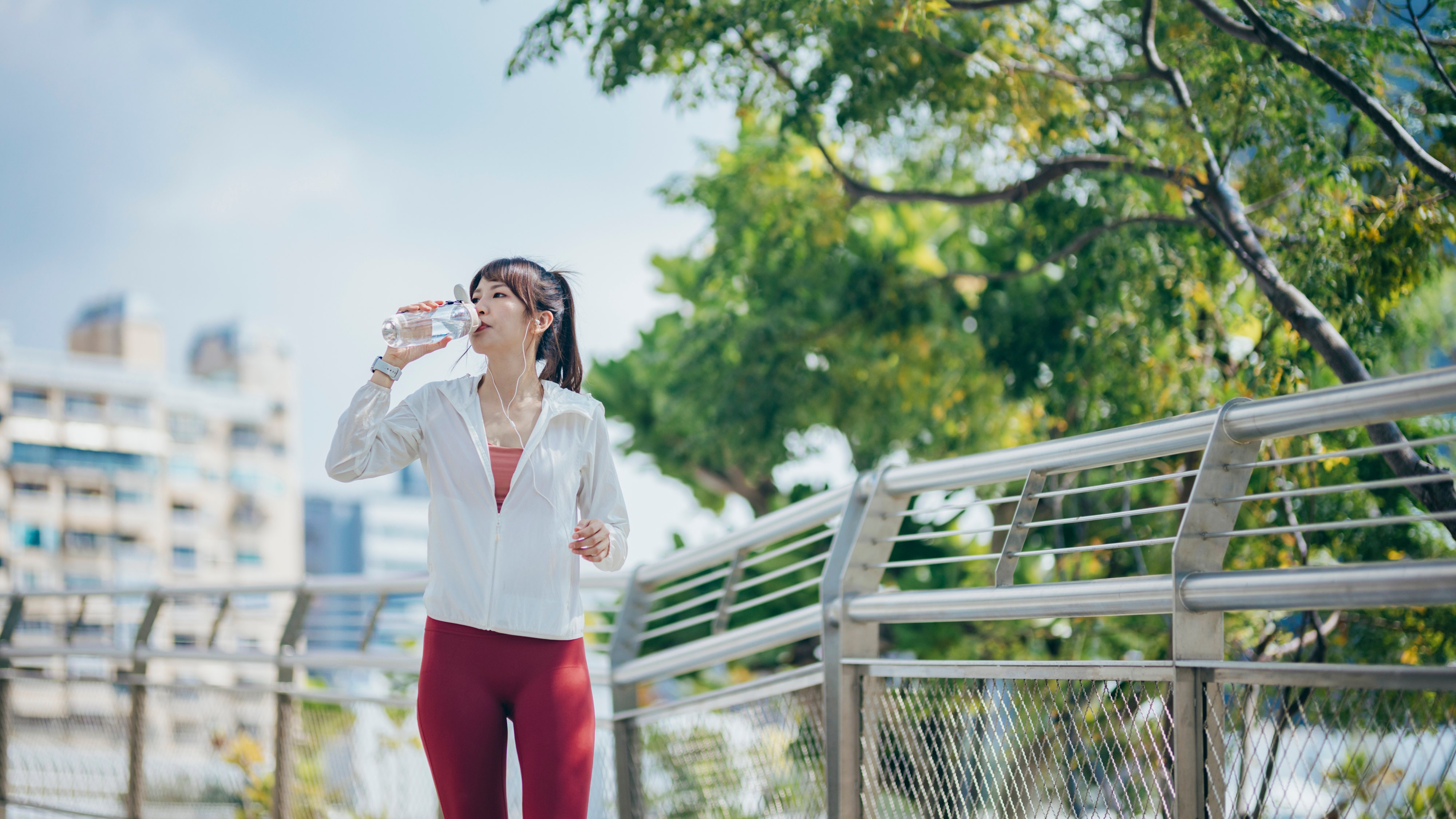 Reviewers Are Doubling Their Water Intake This Fall Thanks to This Tasty Gut-Boosting Hydration Powder