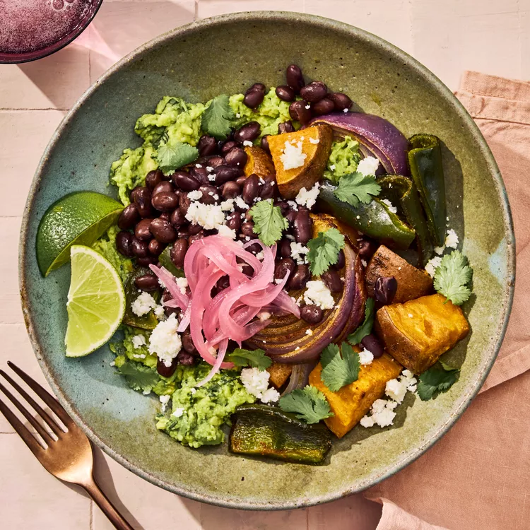 Roasted Veggie & Black Bean Bowls Are Packed with 17 Grams of Fiber