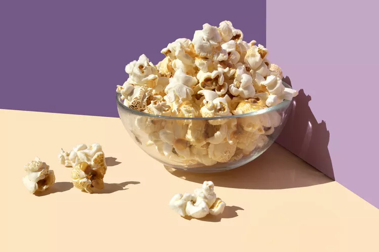 10 Healthiest Snacks to Eat Between Meals, According to Registered Dietitians